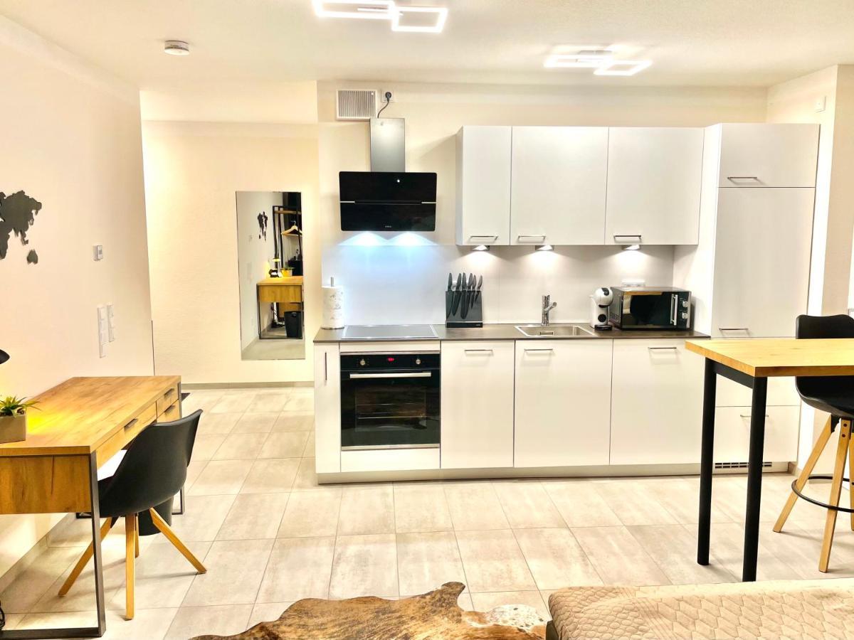 Apartment Im Gehobenen Stadtviertel - Perfekt Fuer Selbstversorger Aalen Exteriör bild